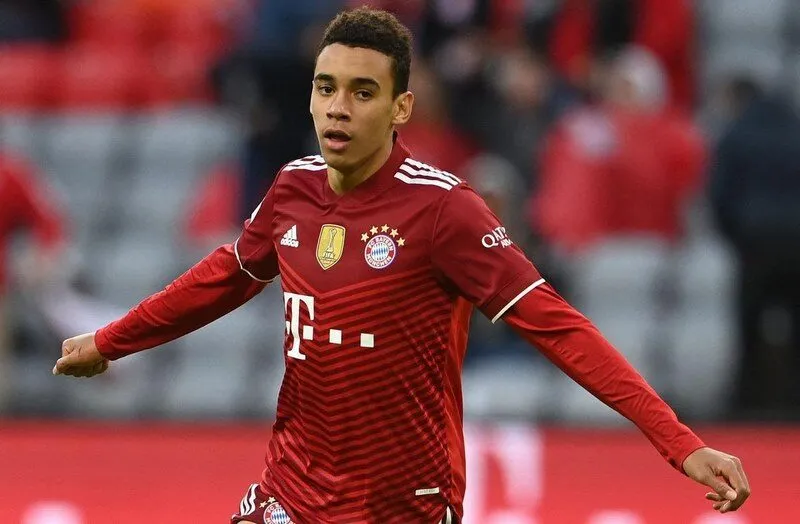 Jamal Musiala - Tiền vệ trẻ nhất của đội tuyển Đức  lập cú đúp trong Bundesliga